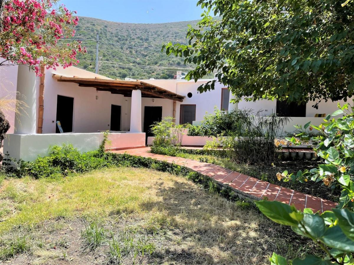 Casa Bouganville Pollara Екстер'єр фото