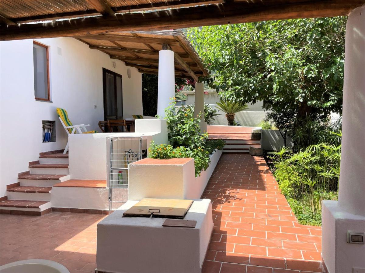 Casa Bouganville Pollara Екстер'єр фото