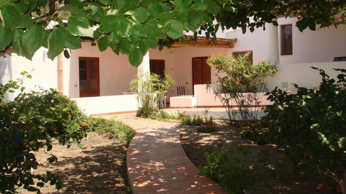 Casa Bouganville Pollara Екстер'єр фото
