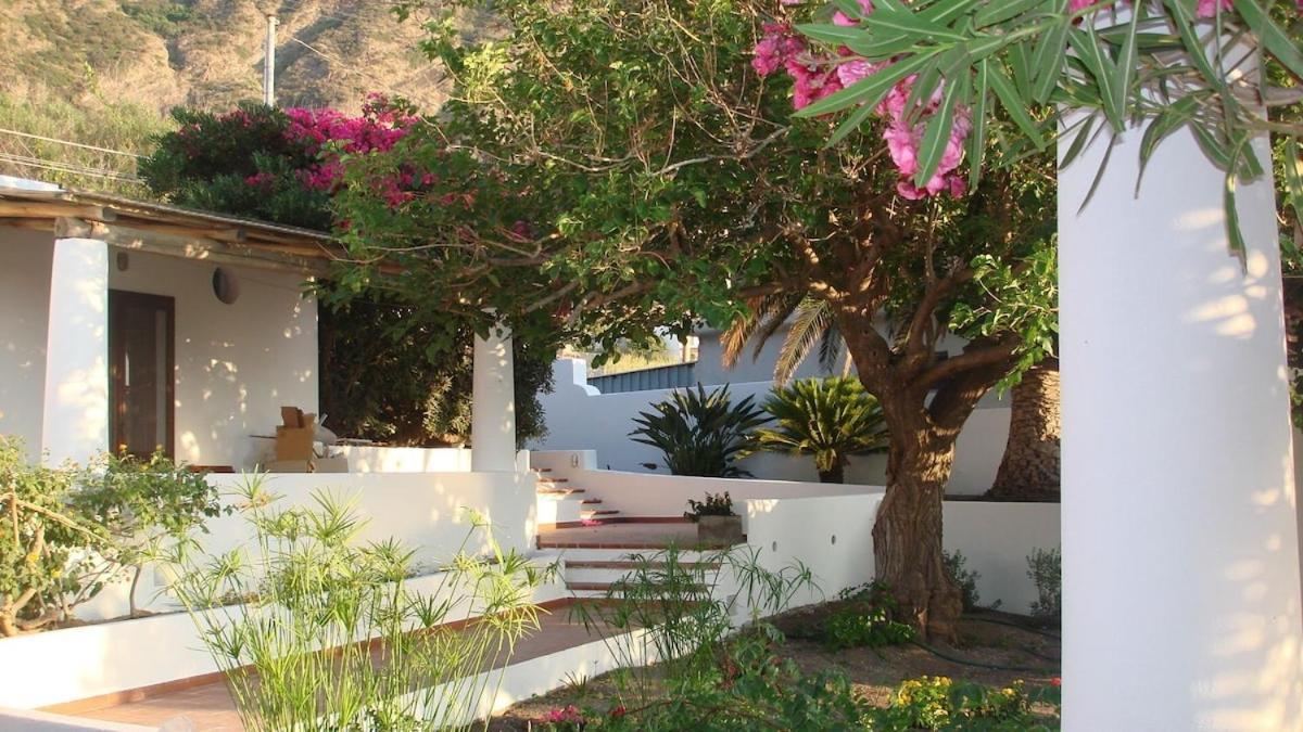 Casa Bouganville Pollara Екстер'єр фото